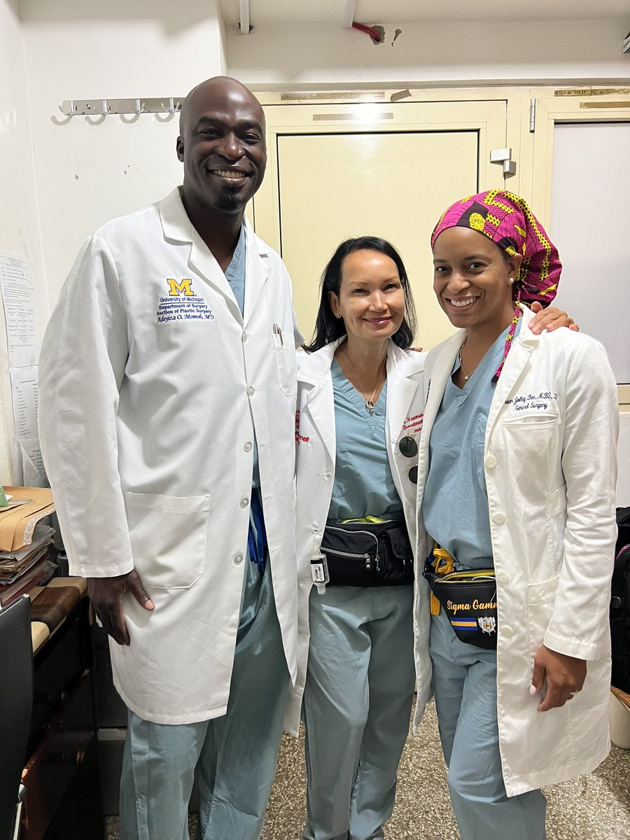 DrBeaMD's tweet photo. A successful last few days of operating from dawn to dusk in Kumasi, Ghana. #breastsurgery #plasticsurgery #globalhealth #globalsurgery #dynamicteam #breastdisparities #ICSBCS #breastcancer #Ghana @LANewmanMD @ICSBCS @WeillCornell @nyphospital https://t.co/wjjS8DhobR