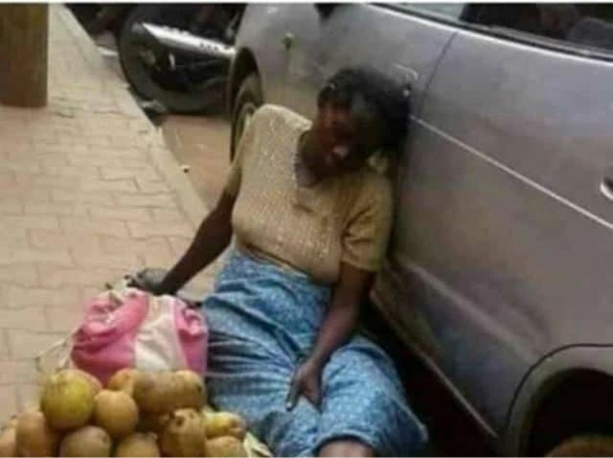 szn11szn's tweet photo. They are not looking for money to buy clothes, shoes or things like dat.. they are looking for money to cater for their children and pay their bills.. just buy sometimes or give them if you have.. it is not easy for them at all..

Gawat #iPhone14Pro 2 years stronger #gistlovers https://t.co/2RpbEfkSPW