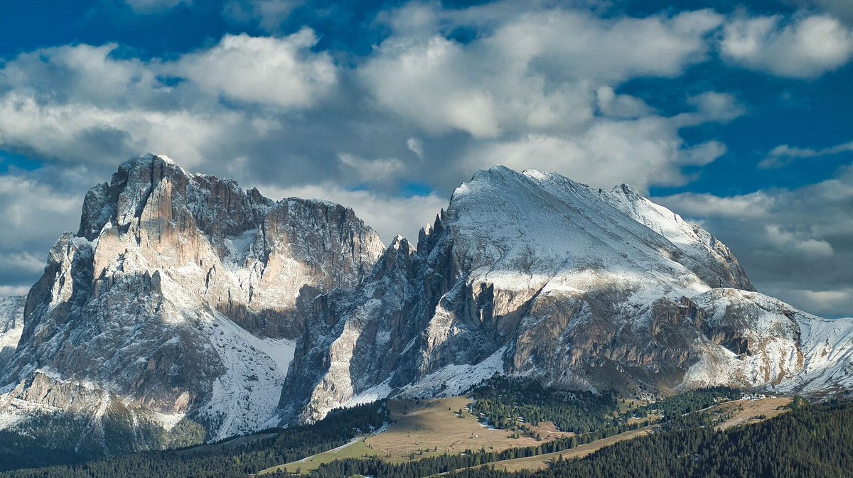 lookforplace's tweet photo. #Seiser #Alm #South #Tyrol #Dolomites #Mountains https://t.co/a0MsegferC