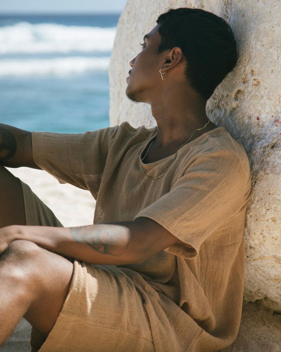 PlainTiger_co's tweet photo. Plain Tiger Spotlight: Stain⁠ 🇮🇩 
⁠Born in the Emerald of the Equator⁠

Their ready-to-wear pieces will have you standing out in style - the label is the perfect mix of cool kid vibes with Indo-chic. 

Handmade in Bali with love 💕 https://t.co/zGoki8SrkX https://t.co/pzrXALZp8h