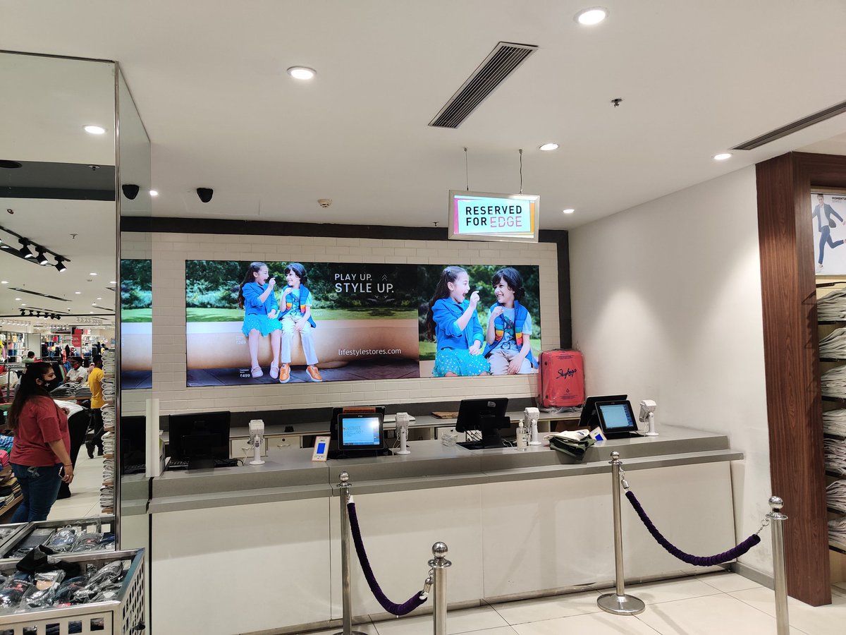 ApoorvTourism's tweet photo. "Reserved for edge membership" counter is without any service staff at Lifestyle Store in DlF store, and general counter is flooded. selling membership seems easier, delivering service is tuff. @Lifestyle_Store https://t.co/4021HPSzgS