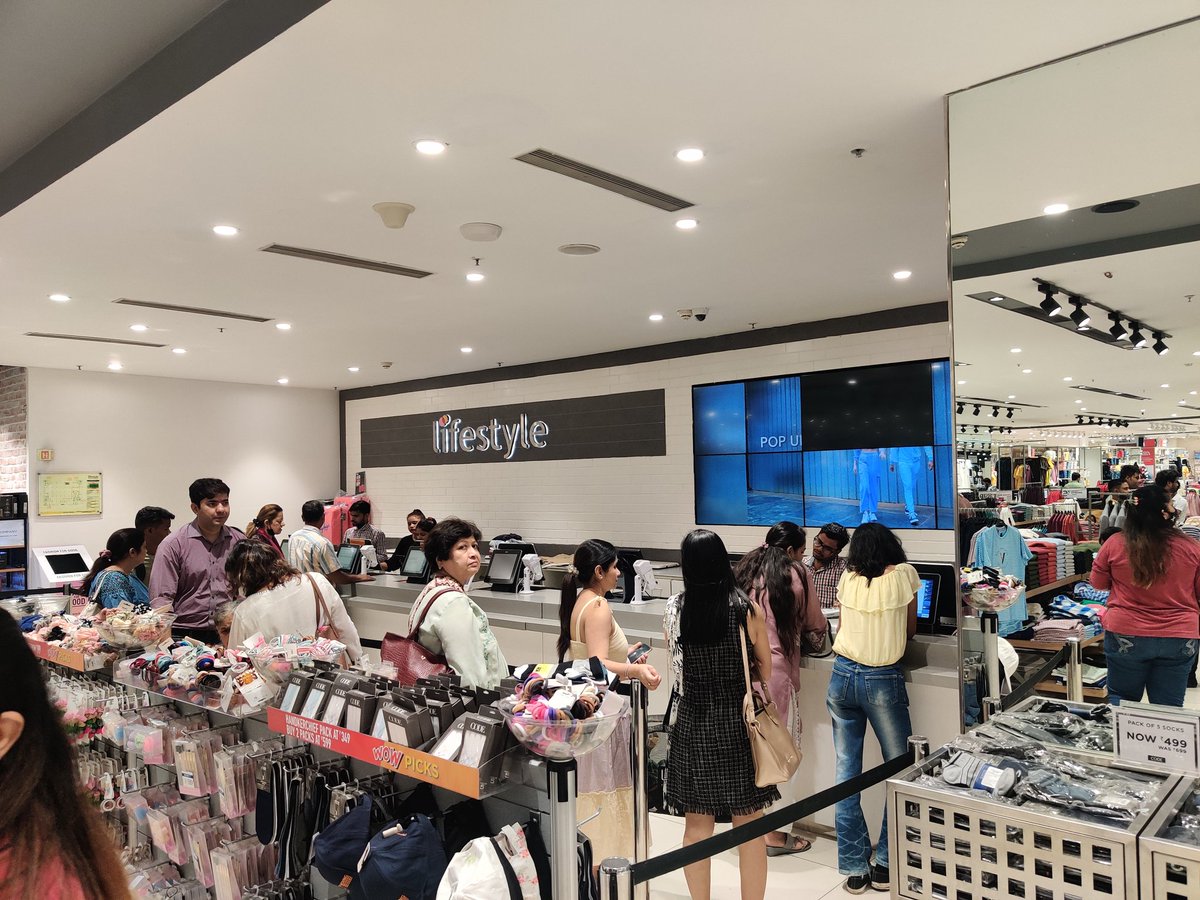 ApoorvTourism's tweet photo. "Reserved for edge membership" counter is without any service staff at Lifestyle Store in DlF store, and general counter is flooded. selling membership seems easier, delivering service is tuff. @Lifestyle_Store https://t.co/4021HPSzgS
