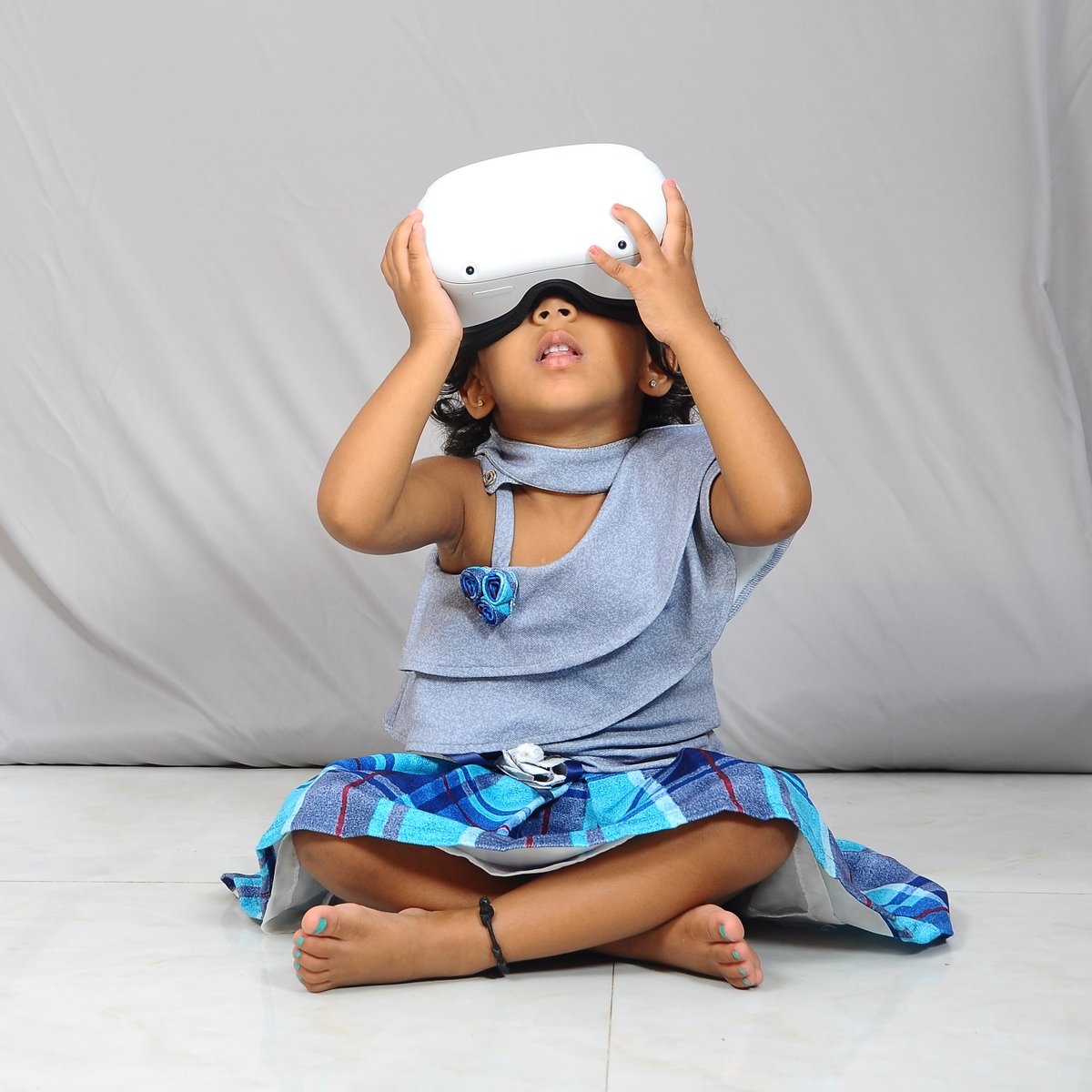 vremerge's tweet image. What are the benefits of #virtualreality
in education ?
Check out the on our #VREMERGE website to find out! Link in bio!

Regards
Anand Palani
contact: +91 81109 11110
Managing Director.
vremerge.com

#virtualreality #education #technology #vrheadset #vrlabs