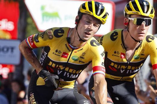 cmgomez1972's tweet photo. Este abandono de @rogla en #LaVuelta22 entra en el triste podium de los abandonos que más me han entristecido junto con los de @SeanKellyCC #Vuelta1987 y @albertocontador #Tour2014… 😞 https://t.co/HifO7NsqXb