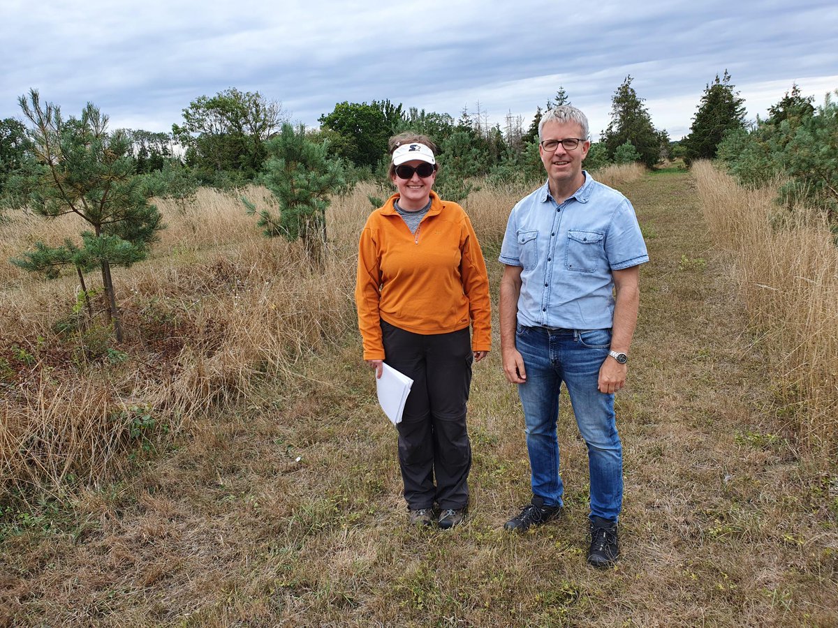 KGFLD_Prague's tweet photo. Prof. Lstibůrek and doc. Tomášková visited @Skogforsk Ekebo, and gave a presentation in front of Swedish forest geneticists. https://t.co/KWmUfZKkBE