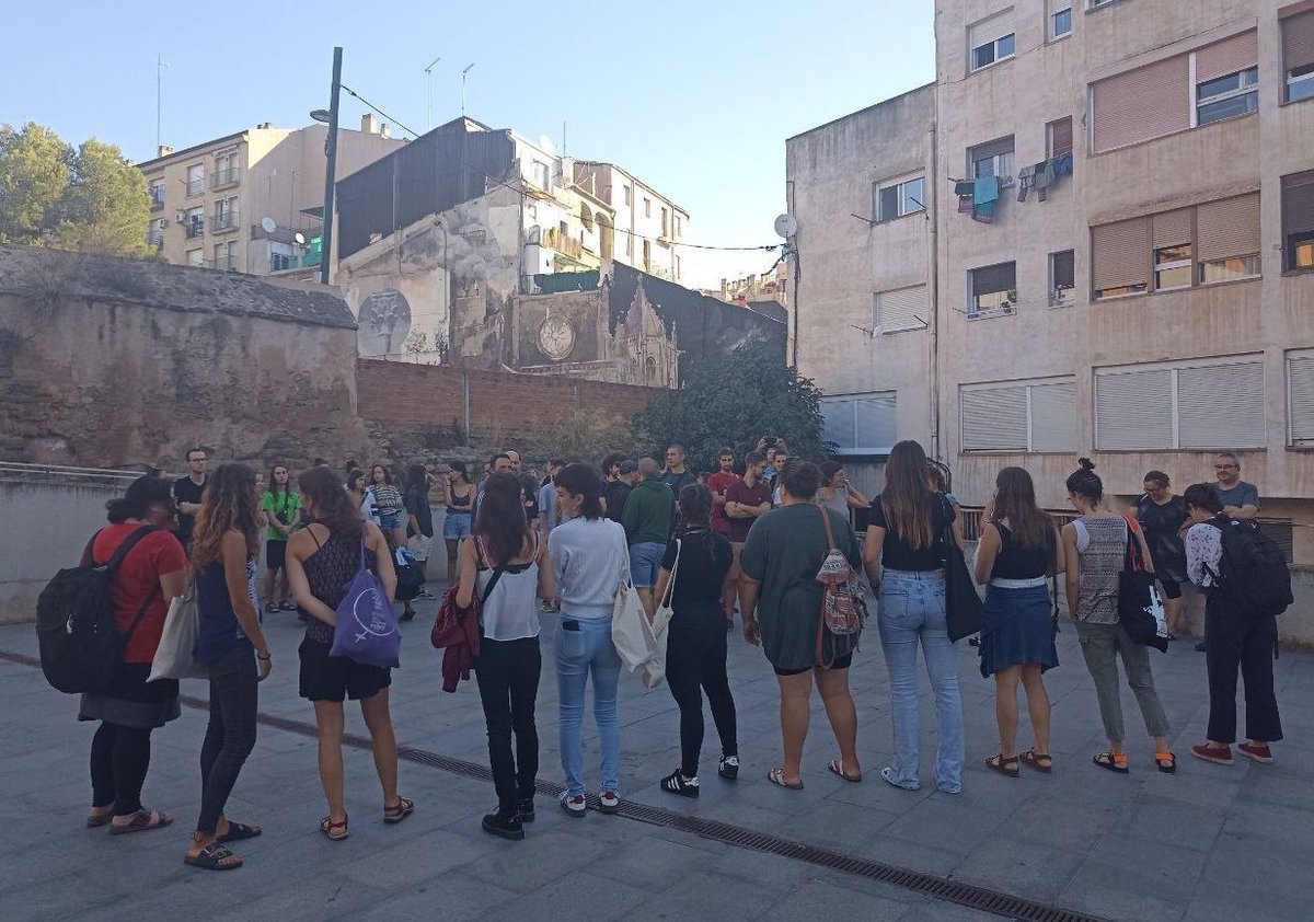 ➡️ Comença el segon dia de judici a les encausades pel #8M del 2019! ♀️

Vine davant dels Jutjats de #Manresa a la jornada de suport! ✊

#HiÉremTotesABSOLUCIÓ