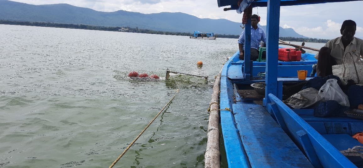 National Centre for Coastal Research (@centrecoastal) on Twitter photo Sampling was carried out on 07.09.2022 in collaboration with <a href="/CefasGovUK/">Cefas</a> for studying microplastics in Chilka Lake, Odisha #pollution #SwacchSagarSurakshitSagar <a href="/DrJitendraSingh/">Dr Jitendra Singh</a> <a href="/moesgoi/">MoES GoI</a> <a href="/MoesNiot/">MoES NIOT</a> <a href="/MVR_NCCR/">M V RAMANA MURTHY</a> Sampling was carried out on 07.09.2022 in collaboration with <a href="/CefasGovUK/">Cefas</a> for studying microplastics in Chilka Lake, Odisha #pollution #SwacchSagarSurakshitSagar <a href="/DrJitendraSingh/">Dr Jitendra Singh</a> <a href="/moesgoi/">MoES GoI</a> <a href="/MoesNiot/">MoES NIOT</a> <a href="/MVR_NCCR/">M V RAMANA MURTHY</a>