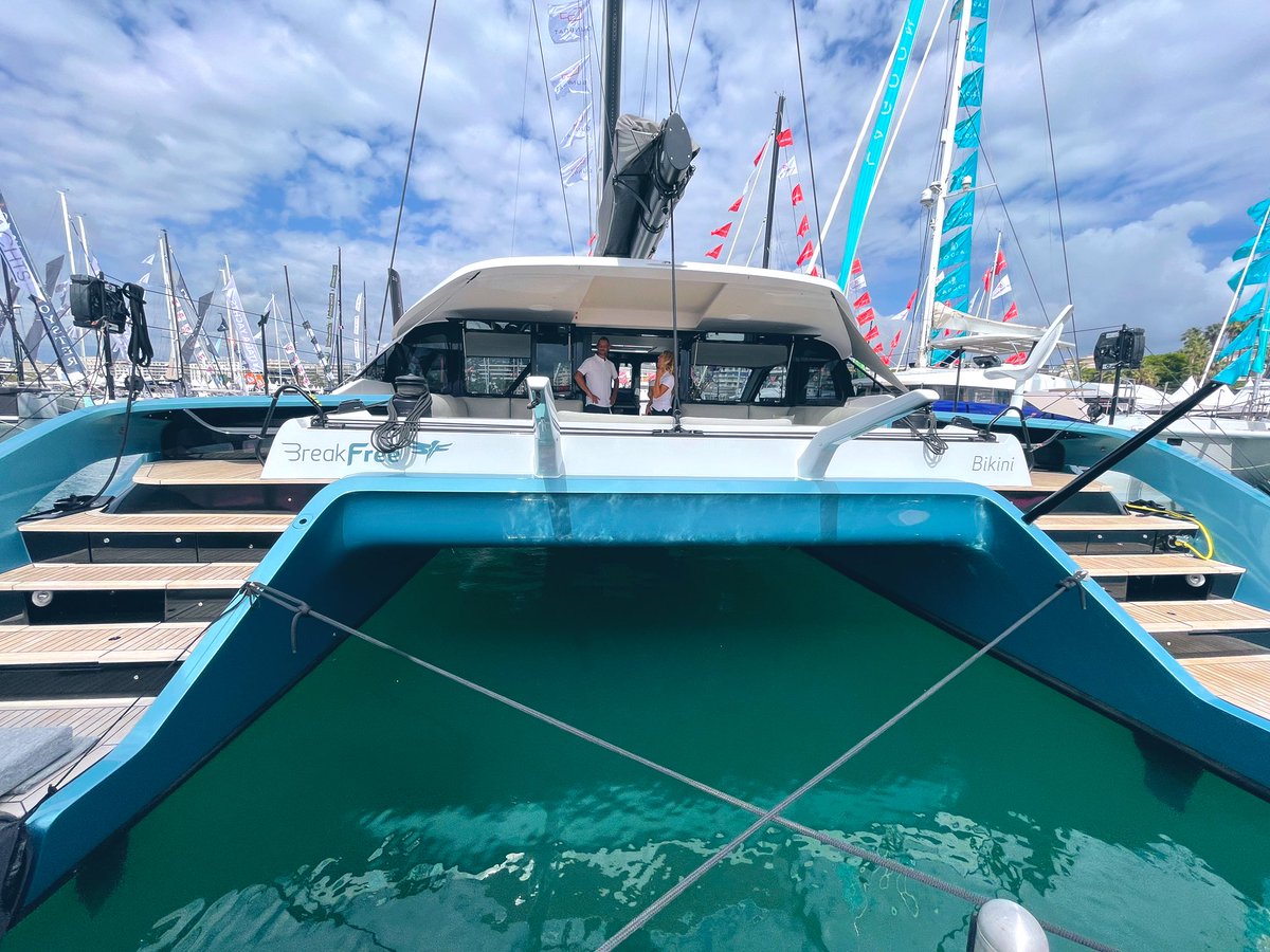 SamRFortescue's tweet photo. Enjoyed a tour of the fifth #Gunboat68 in #Cannes. with its rotating mast, quarter racing seats and forward cockpit. It’s a €10m toy that would buy a lot of thrills up to 30kn+. @YachtingCannes https://t.co/mMDfvMy5Zi