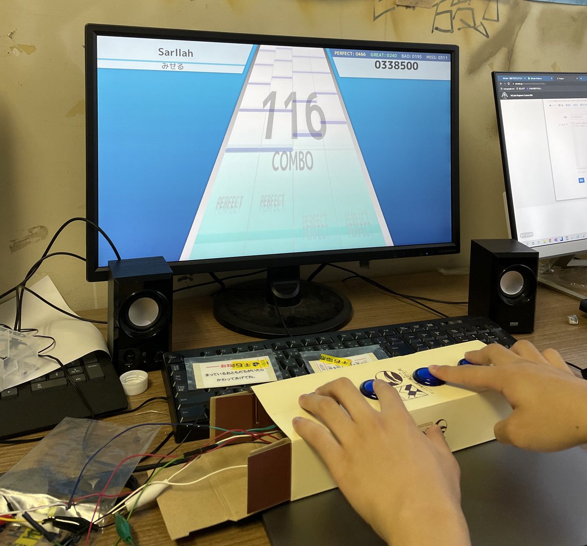 KaijoComputer's tweet photo. 出展予定物をテストプレイする鉄道研究部員です https://t.co/hIAONQqzFY