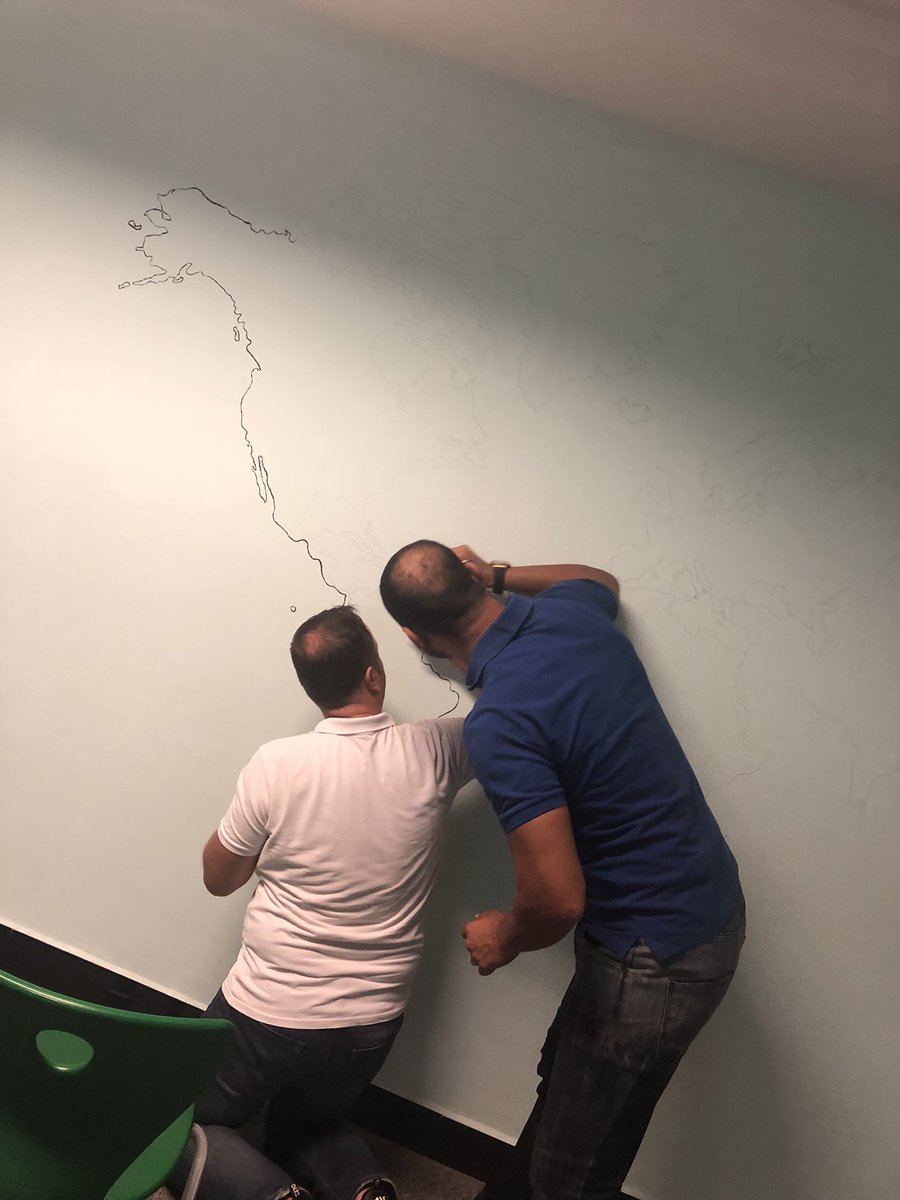 aytekltekin's tweet photo. @CevizlibagDoga olarak edebiyat ve coğrafya pano grafiti ve haritalarımızı keyifle çizmeye devam🥰🌈💐 Yardımcı olan hocalarımıza da çok teşekkür ederim💐@Brhngnrsln #dogadacoğrafya @DogaOkullari @EnisEryaman @keziban_senel @osmann_nuri @CevizlibagDoga @Neezgl1 https://t.co/bh7u1GPdgJ