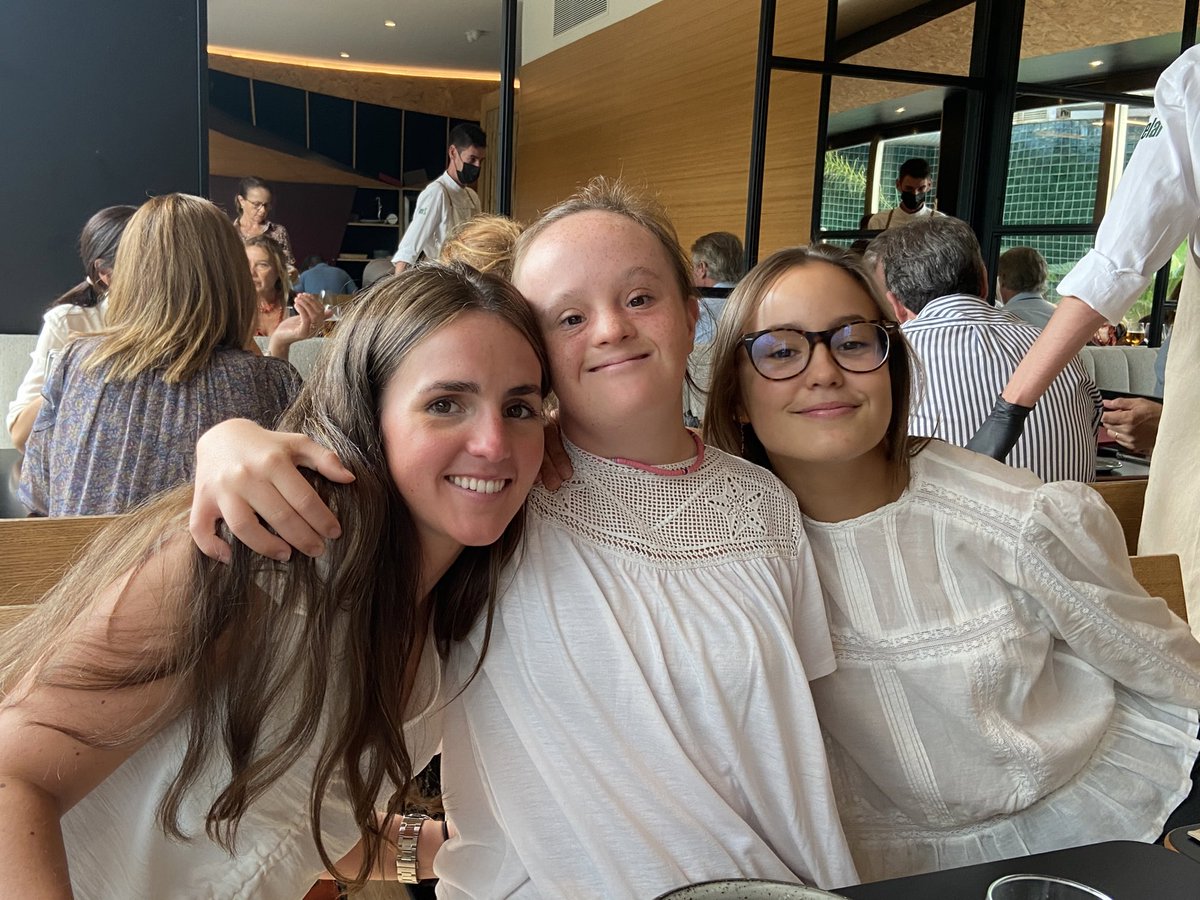 inmajimsev's tweet photo. En las últimas horas he estado centrada en la vuelta al trabajo, pero no quería dejar de mostrar por aquí la alegría que en mi familia aporta Marta. Si hay quien le molesta que se enseñe a personas con #SindromeDeDown felices,tenemos un problema como sociedad. https://t.co/oOaRhUcg9A