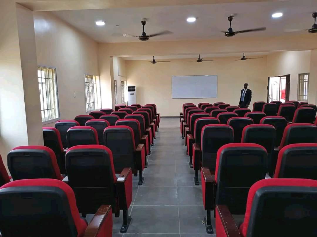 EveafriqueNews's tweet photo. Governor of Rivers State, Nyesom Wike, commissions the newly constructed Faculty of Agriculture, Etche Campus of the Rivers State University located at Abara, Etche LGA.

#eveafrique #eveafriquecommunity #eveafriquelifestyle #eveafriquenews #southerntimes #PortHarcourt #Etche https://t.co/R7XK0o2eCg