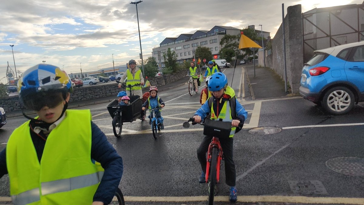 Flying by the traffic on the way to schools