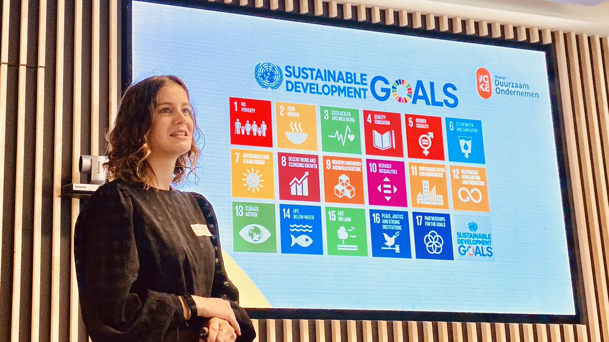 daanaeyels's tweet photo. #duurzaam ondernemen: @VOKA_HC leden zetten in op #SDG’s

#energie en #klimaat
#menselijkkapitaal
#circulair

Met de steun van @VLAIO_be @CifalFlanders @UNITAR en @Fluvius_be aan de kar trekken. 
👉https://t.co/glfyslNDpt

#VCDO https://t.co/BvoGhWaCez