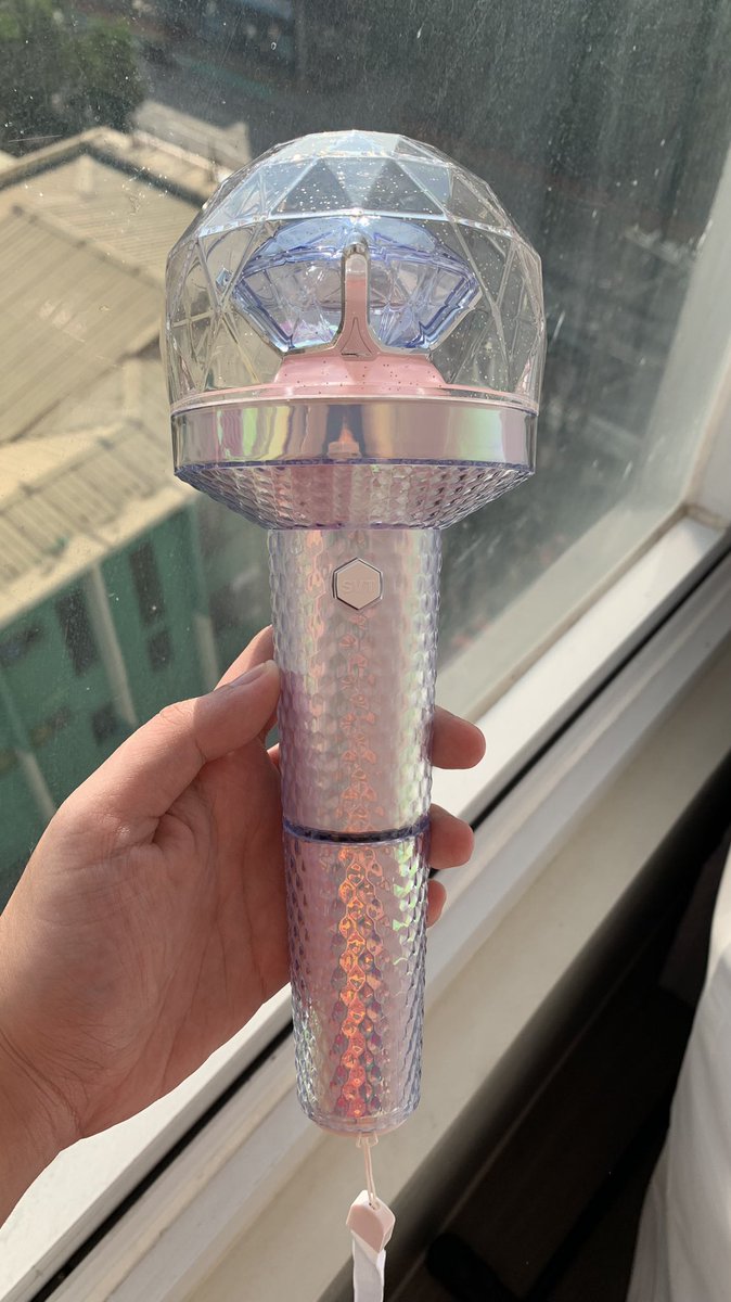 jeonjeykeyyy97's tweet photo. Thank you so much for being so nice and accommodating, @ayimerchph! Had a bit of a problem with the previous shop that I transacted with so grabe yung relief nung nakita kong meron pa silang extras and nasa PH na๐ญ๐ซถ๐ผ Ang ganda ganda so much!!
(Seoksoo hallu there!)
#AYIFeedback https://t.co/OmBy0J8N0A
