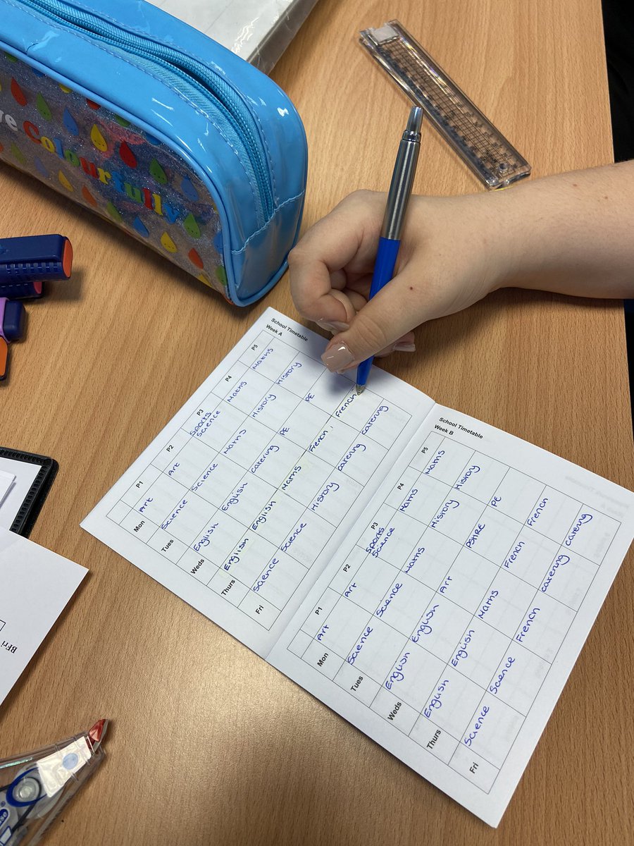 KC1school's tweet photo. Year 11 are currently getting organised and set up for the year ahead. We are really pleased to see you back! #welcomeback #organisationiskey #setuptosucceed #year11 https://t.co/3VW39BY4gl