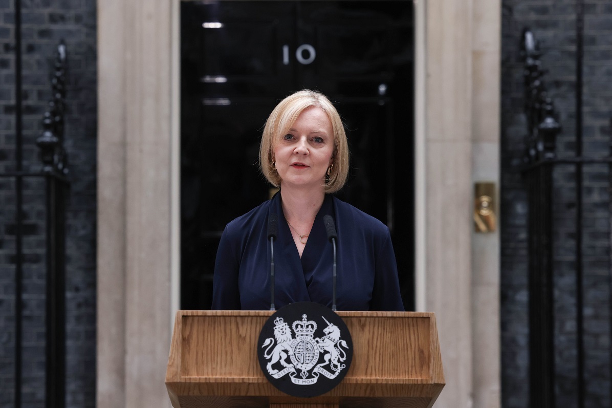 Parody_PM's tweet photo. As your Prime Minister, I am confident that together we can destroy the economy, let poor people die, help the rich to get richer and keep all my mates in cushy jobs. https://t.co/RJaPwsPnjq