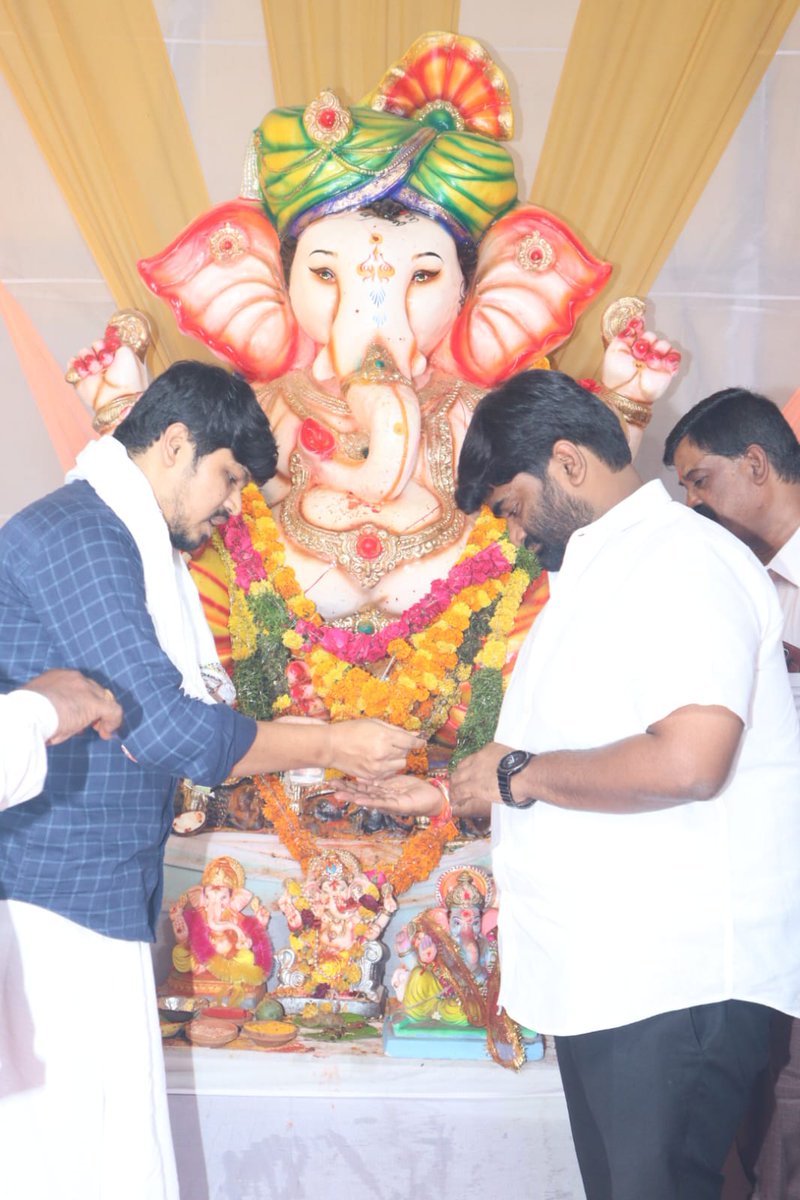 TSR4BJPIndia's tweet photo. మార్కండేయ నగర్ లో జరిగిన వినాయకుని పూజ కార్యక్రమంలో పాల్గొనడం జరిగింది.
#ganeshpooja #anadanam #thoakalasrinivasreddy #mailerdevpally #BJP4IND #Hyderabad #BJPTelangana https://t.co/mfrriVf822