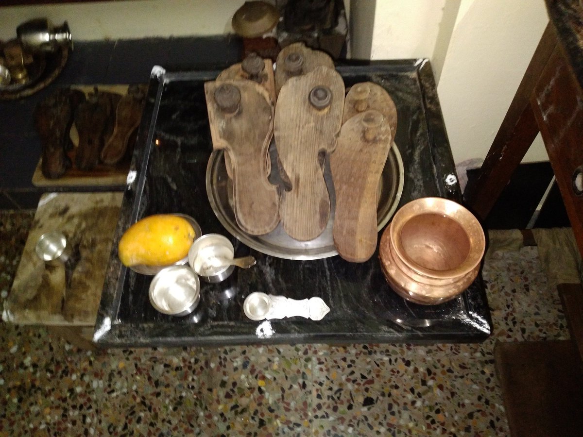 ஆச்சார்ய ஶ்ரீ-பாதுகைகள் 40,41,42,43,44,45 ஶ்ரீமத்-அழகியசிங்கர்களுடையது 

pic courtesy : Venkataraghavan KS swamy