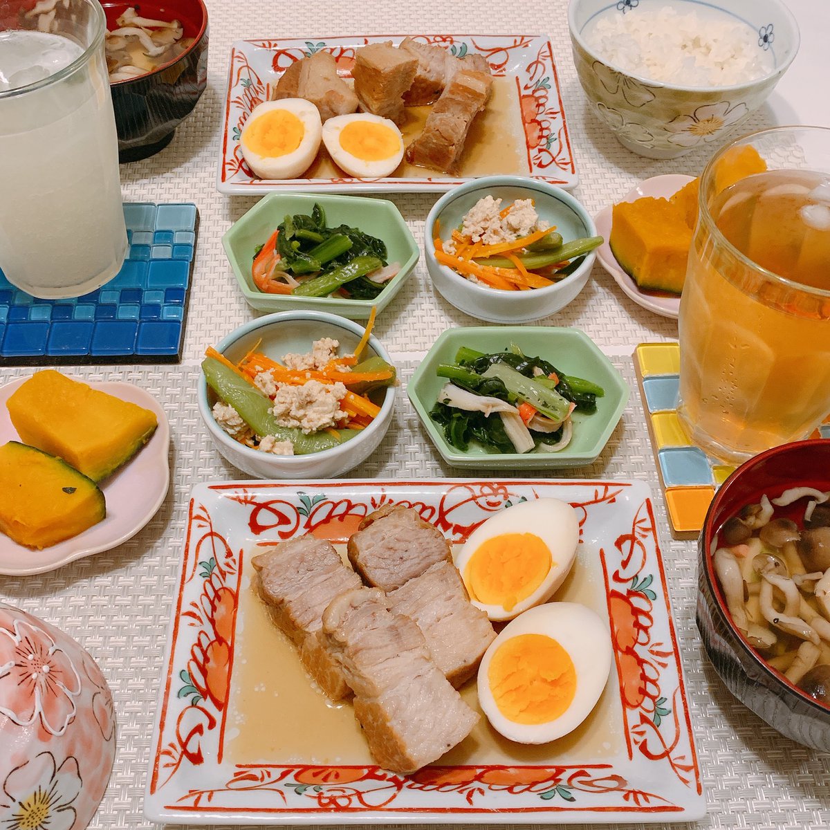 HotsuKitchen's tweet photo. ◼︎角煮🐖
◼︎かぼちゃの煮物🎃
◼︎小松菜とカニカマのおひたし🥬
◼︎スナップえんどうの白あえ🫘
◼︎しめじとかまぼこのお吸い物🍄

#おうちごはん
#料理
#献立 https://t.co/JX6B85gWfC