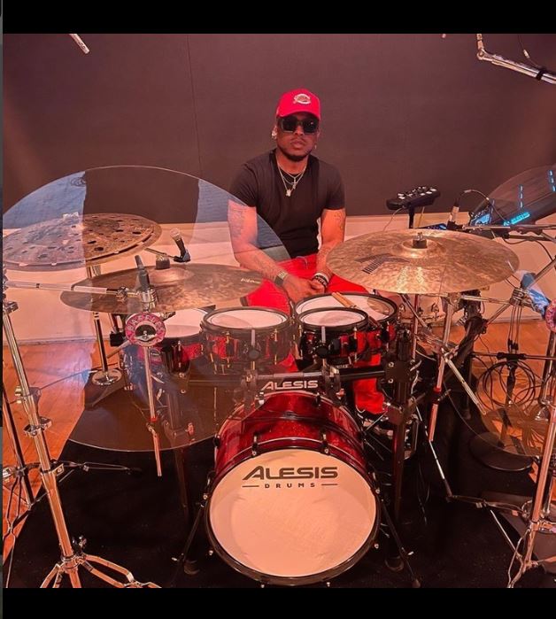 ALESIS_JP's tweet photo. Alesisにて機材サポートさせていただいてるKlueWorld氏のドラムセット！！

今年のcoachellaもこちらのセットで出演されていました🔥

#StrikeProSE #StrikeMultipad https://t.co/jkrMYiWdaC
