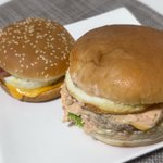 言わなくてもわかる？マクドナルドととコメダ珈琲店のハンバーガー!