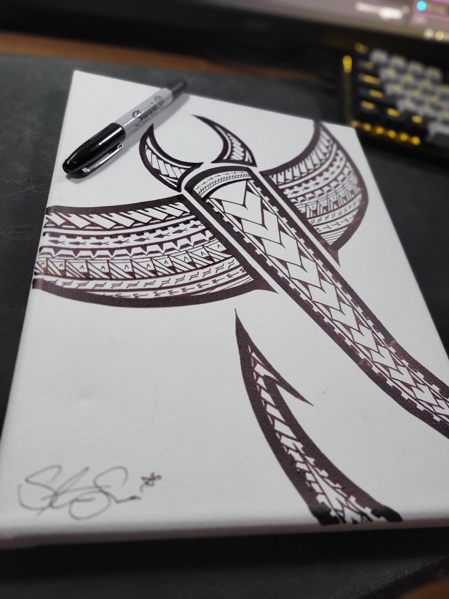 StarrSua's tweet photo. Can you guys guess what it is? #canvasart #polynesian #polynesiantribal #samoantattoo #samoan #supasart https://t.co/zt2CP4O7ms