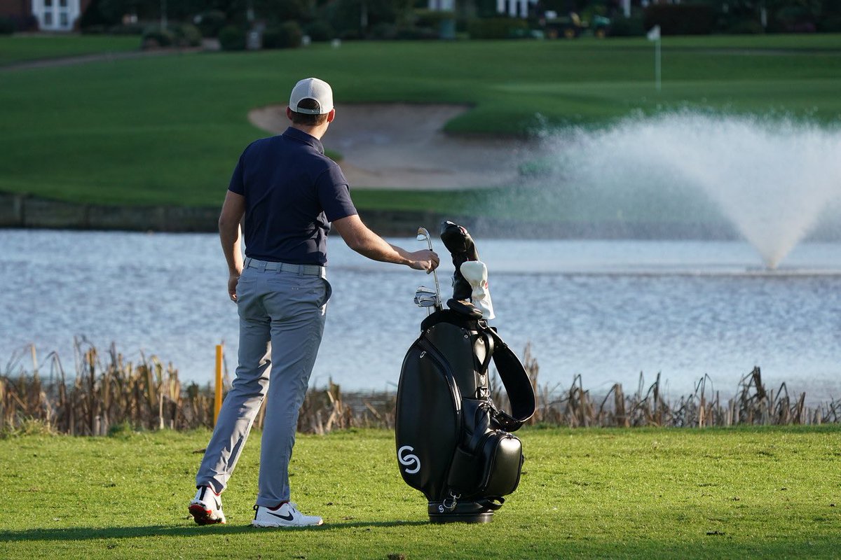 nilssongolfuk's tweet photo. #GreatCombo
The #Stracka #Knapp #Kepp finished off nicely with a @caddy_club_golf golf Staff Bag!
#nilssongolfers
#course2clubhouse
#bunker2bar https://t.co/irm1bQWnwH