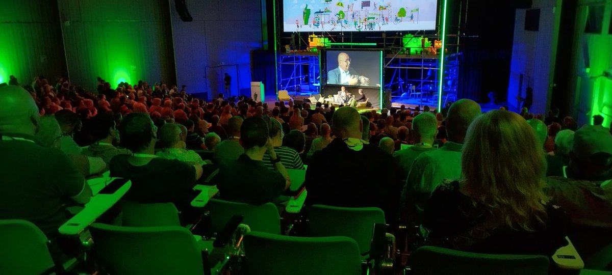 jansoons's tweet photo. @JCoolbrandt Vanop de @COConderwijs banken... https://t.co/VF7tW6BnEK