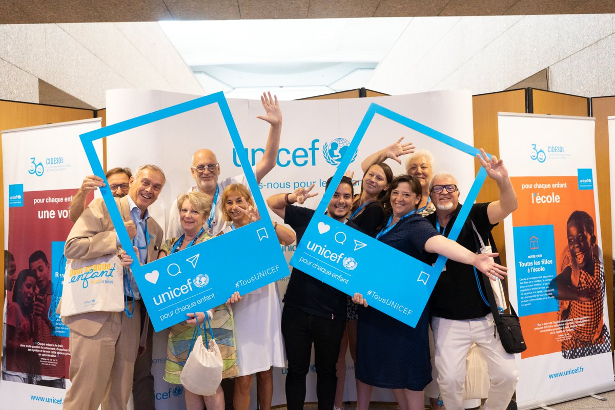 UNICEF_france's tweet photo. En cette #Rentree2022, nous rendons hommage aux milliers de bénévoles qui incarnent l’UNICEF au quotidien et changent la donne #PourChaqueEnfant 
Découvrez comment vos talents peuvent aider à faire avancer les droits de l'enfant 👉 https://t.co/MfmEG4hdnP 
#TousUNICEF https://t.co/eKUrQl3kvY