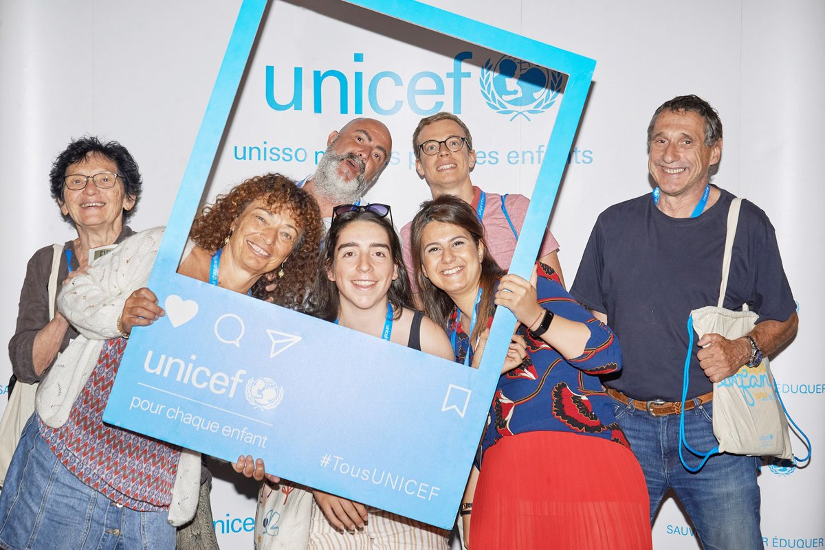 UNICEF_france's tweet photo. En cette #Rentree2022, nous rendons hommage aux milliers de bénévoles qui incarnent l’UNICEF au quotidien et changent la donne #PourChaqueEnfant 
Découvrez comment vos talents peuvent aider à faire avancer les droits de l'enfant 👉 https://t.co/MfmEG4hdnP 
#TousUNICEF https://t.co/eKUrQl3kvY