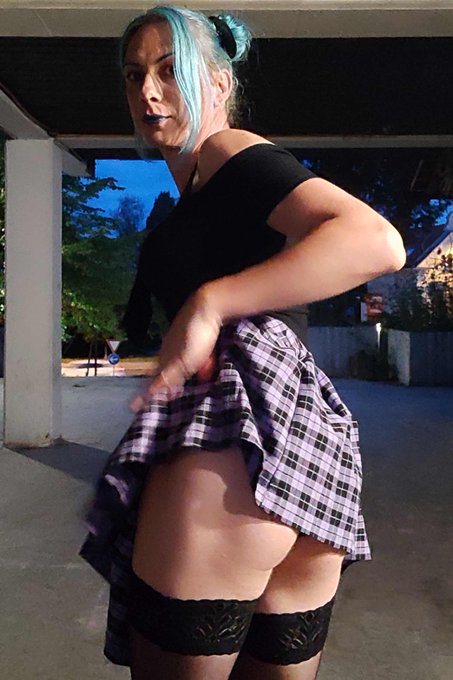 3 pic. #Outside ?
@transloverxx2 @SamuelReborn @ErectionAddict2 @Maddiewasmatty @sexaddiciton @SEXYBEAST742