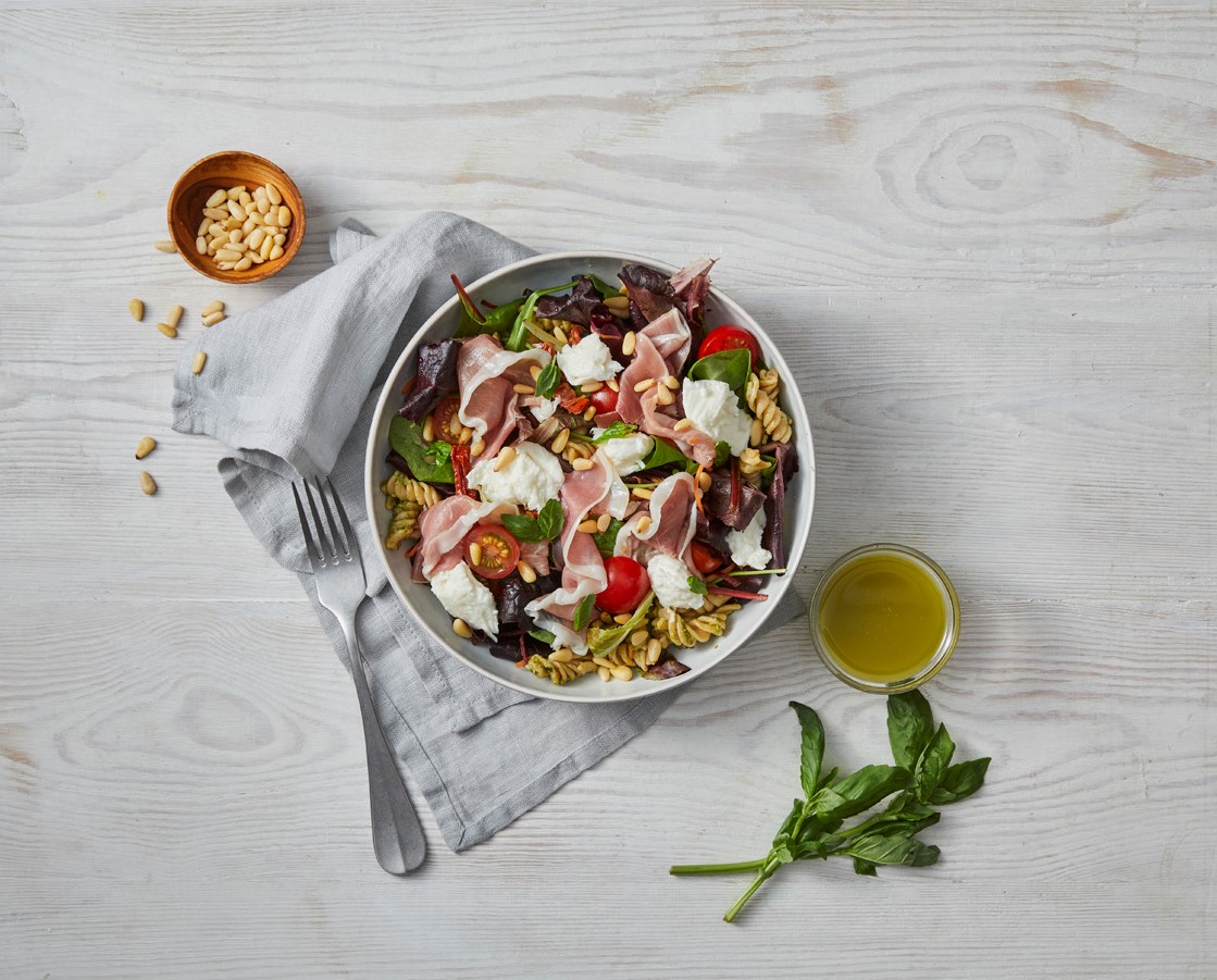 Parma and Mozzarella with pesto dressing. Prego 😋