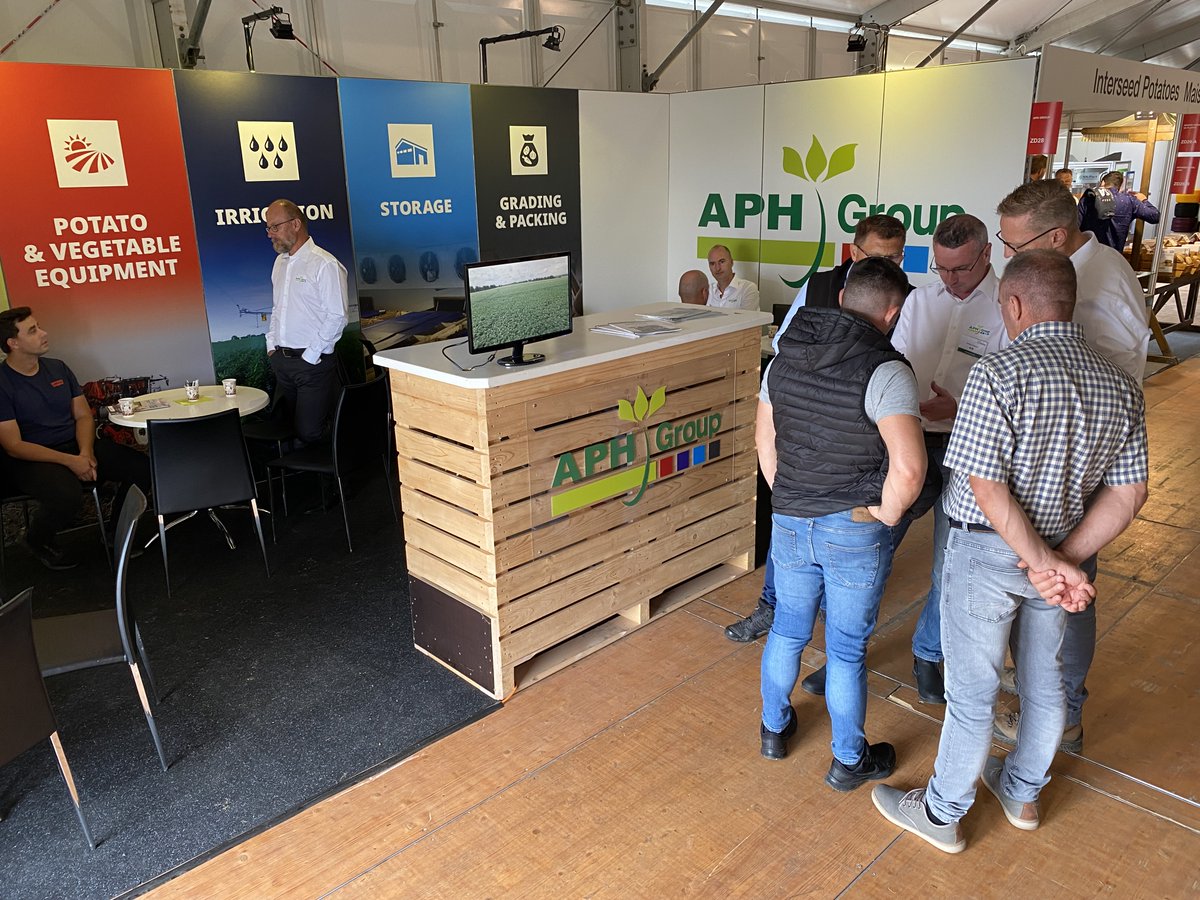 APHGroup's tweet image. 𝗣𝗼𝘁𝗮𝘁𝗼 𝗘𝘂𝗿𝗼𝗽𝗲 𝟮𝟬𝟮𝟮 has started and we are looking forward to meet you in the tent at our stand 𝗭𝗗𝟮𝟴, whereas some of us will be at the stands of some of our suppliers today and tomorrow.

See you in Bockerode! 🥔🥔🥔

#APHGroup #PotatoEurope #PotatoEurope2022