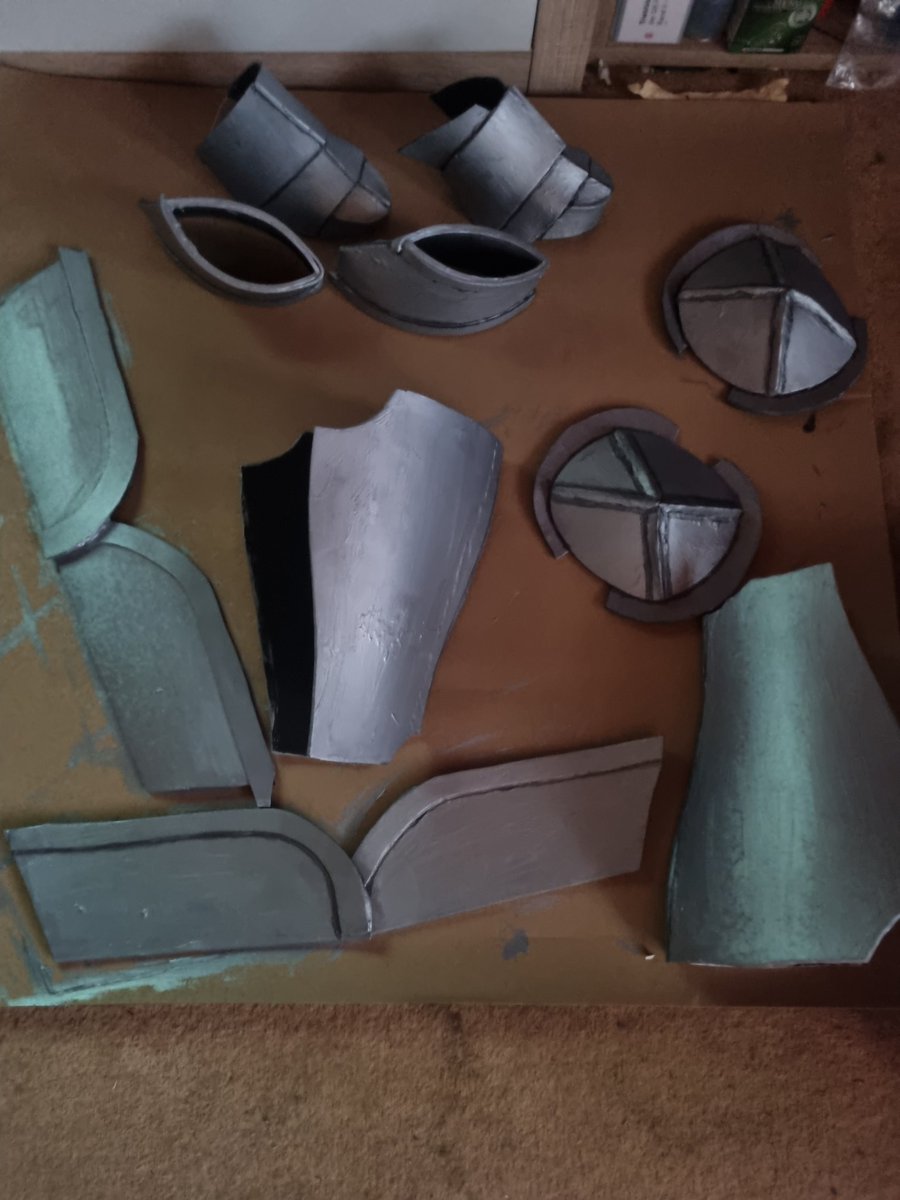 MagicRo11076397's tweet image. Jeannes Rüstungsteile nehmen als und als mehr Form an, fehlen nur noch die Verschlüsse dann ist es geschafft
#Magicrose #VanitasNoCarte @wcsgermany