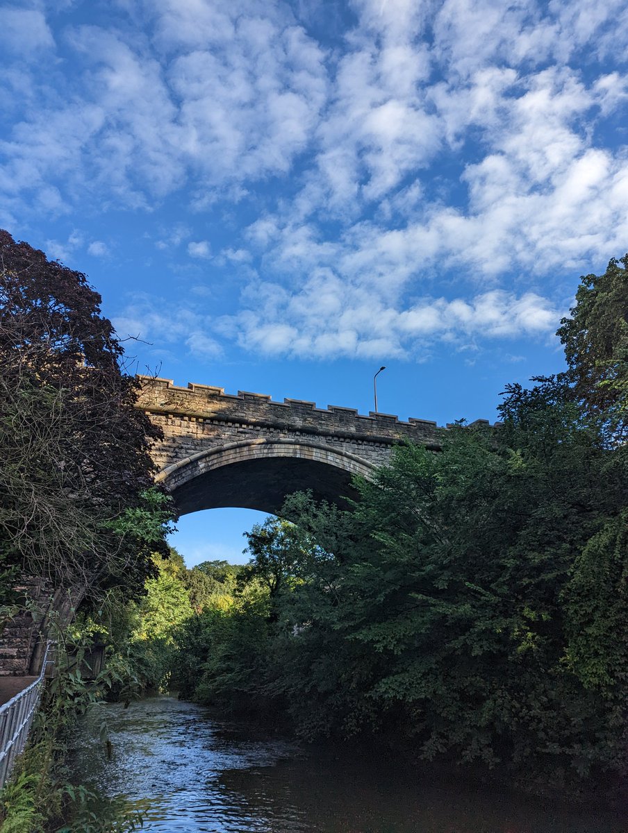 jennycolgan's tweet photo. OOOH such an absurdly pretty morning in #Edinburgh https://t.co/0MLbzKYfO3