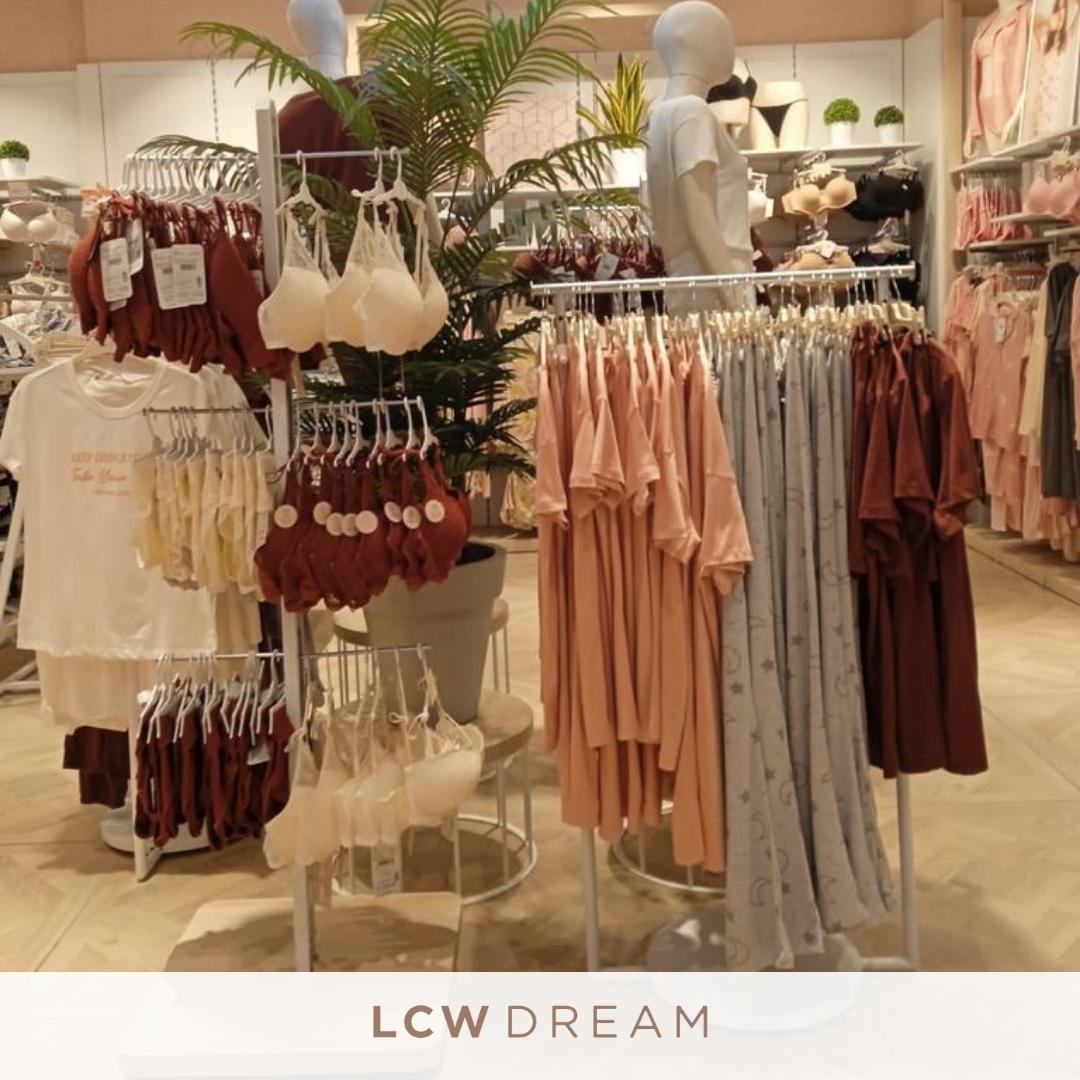 PaktPlus's tweet photo. Birbirinden renkli ve keyifli ürünlerimiz için sizleri LCW Home &amp; LCW Dream mağazamıza bekliyoruz.
LCW Home &amp; LCW Dream Pakt Plus AVM'de!

#LCWaikiki #lcwhome #LCWDream #paktplus #paktplusavm #paktplusavmbiga #biga https://t.co/jx6ha0WBhM
