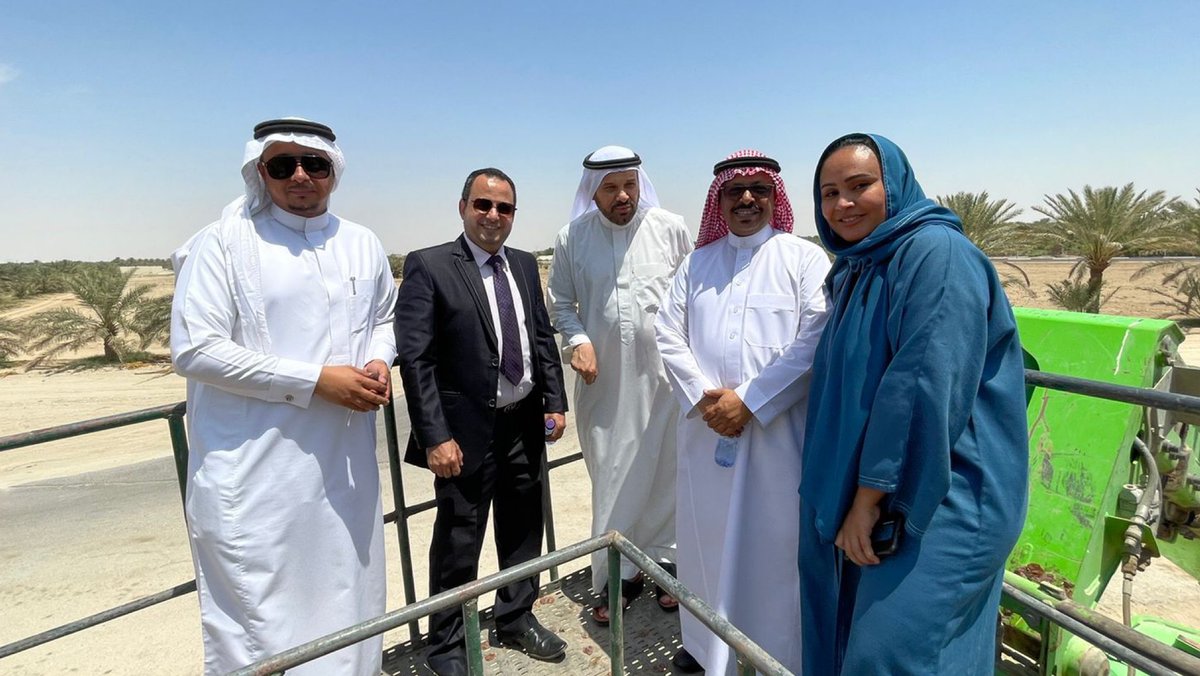 DatePalmcenter's tweet photo. سعادة مدير عام مركز النخيل والتمور بالأحساء يستقبل وفد مندوبي شركة أرامكو ، وذلك لمناقشة سبل دعم وتدريب صغار المزارعين بمحافظة الأحساء https://t.co/Eh423hjaDg