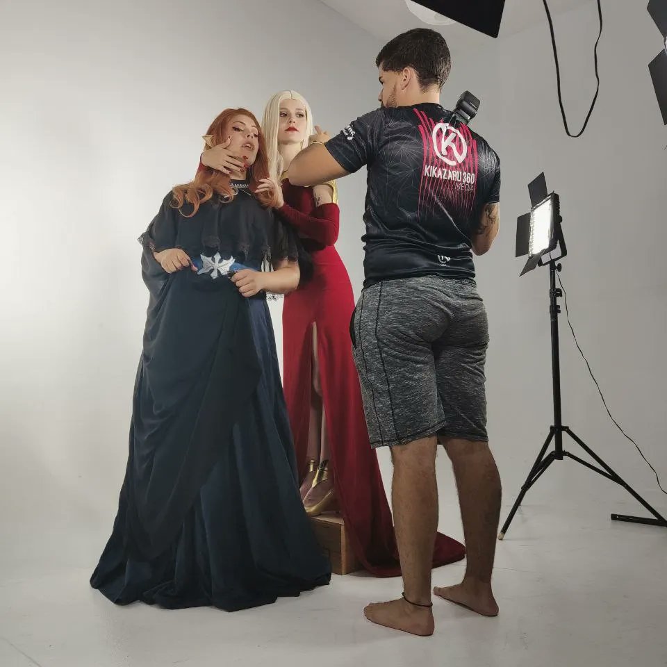 WeareKikazaru's tweet photo. ¿Habéis visto Castlevania en @NetflixES ? 🧛

¡A nosotros nos encantó!

Por ello este pasado finde realizamos una sesión de fotos con "Cosplays" inspirados en la serie. 📺

Muchísimas gracias a @cgv_media 📸 y a las maravillosas "cosplayers" @sarah__garnett y @ManuMCosplay ❤️ https://t.co/Y3ythjVdXj