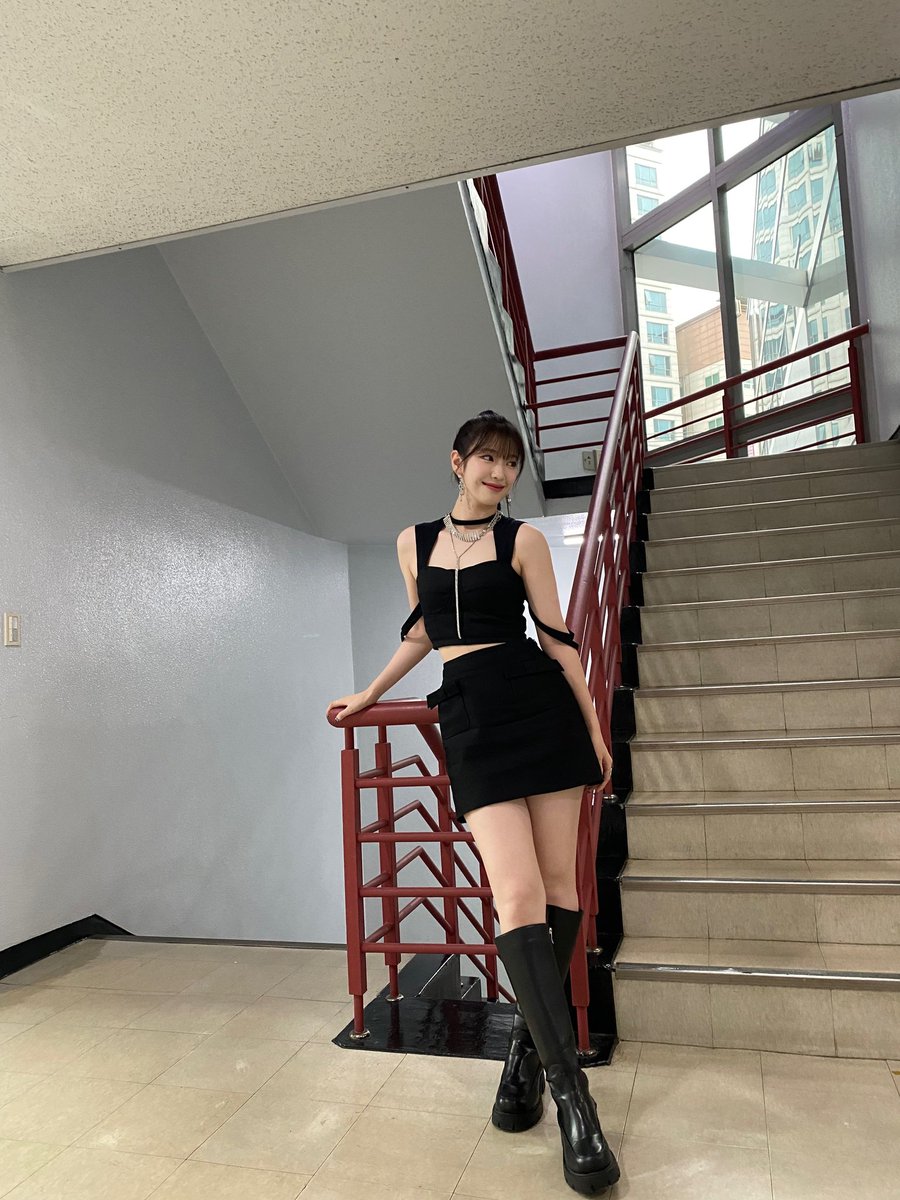 ropunwv's tweet photo. [070922] #Suyun :

쇼챔에서 봐🤎🔱💙🖤

#로켓펀치 #RocketPunch #RocketPunch_FLASH #플래시 #켓치 #Ketchy #수윤 https://t.co/6aQqgJgk53