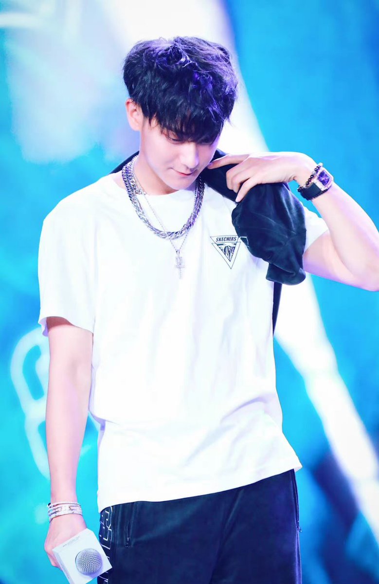 hztttaona's tweet photo. Huang Zitao 💟
Just him. https://t.co/1yMWbyx88r