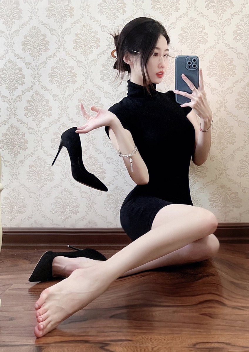 k769233k's tweet photo. The evening breeze sends a message that Imiss you #重庆 #女神 https://t.co/sAKq482fKf