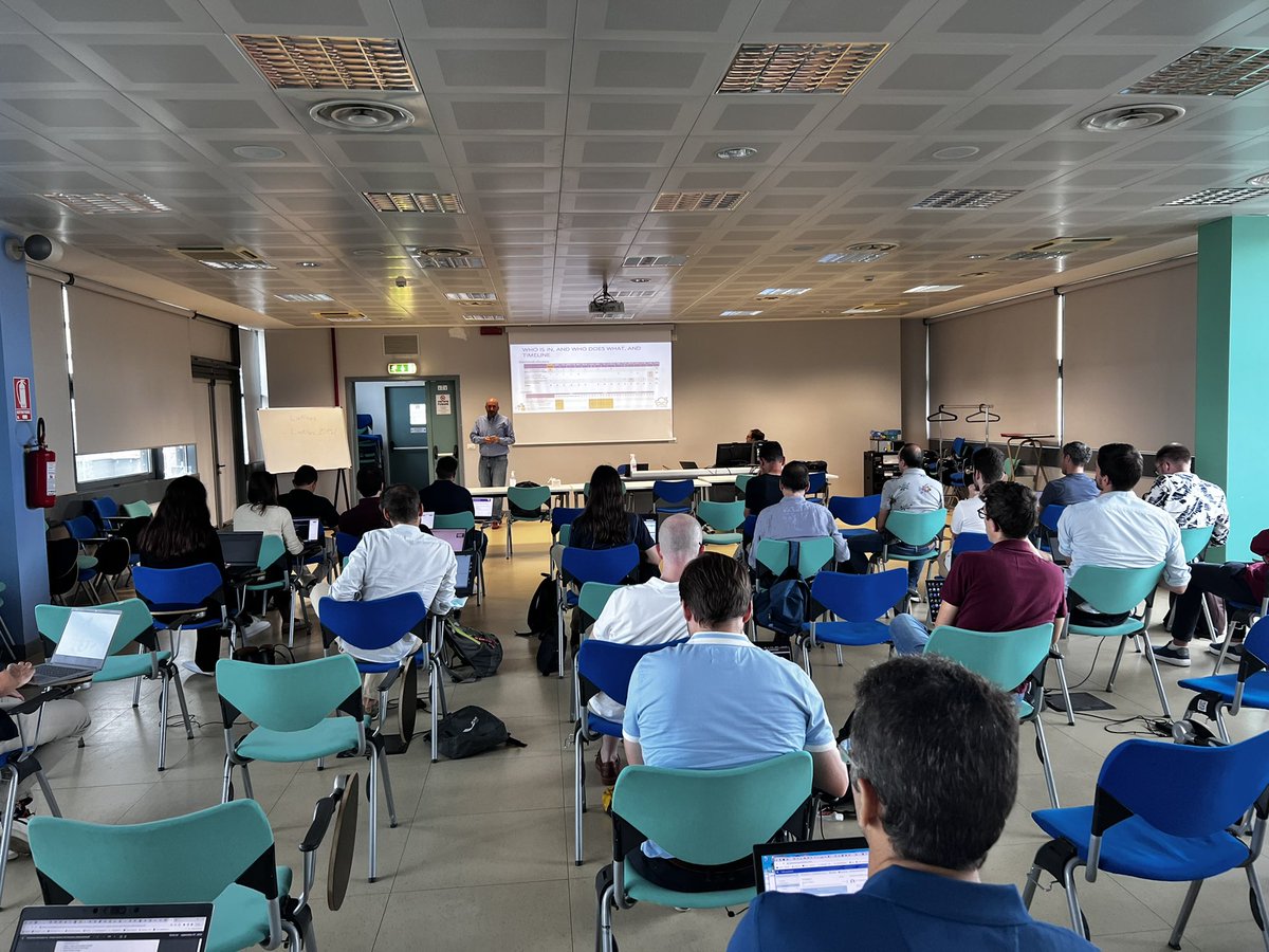 Fluidosproject's tweet photo. Full house on Day 2 of the #FluiDOS project kick off in #Turin. Dr Federico Facca - @chicco785 introduces the objectives and deliverables of the work packages assigned to each collaborating partner. https://t.co/kmtny9EMhY 

#CloudComputing #edtech #edgecomputing #tech #research https://t.co/GuSgug0XvR