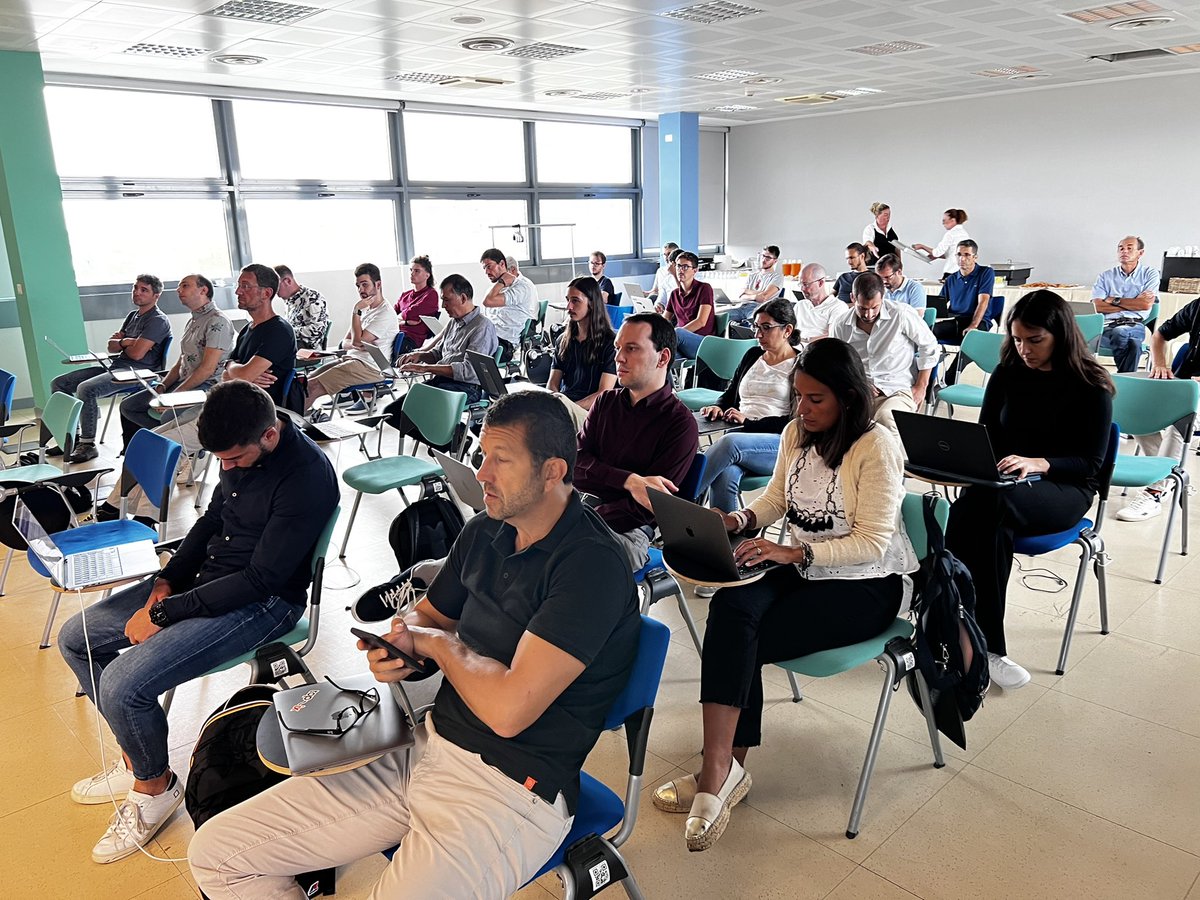 Fluidosproject's tweet photo. Full house on Day 2 of the #FluiDOS project kick off in #Turin. Dr Federico Facca - @chicco785 introduces the objectives and deliverables of the work packages assigned to each collaborating partner. https://t.co/kmtny9EMhY 

#CloudComputing #edtech #edgecomputing #tech #research https://t.co/GuSgug0XvR