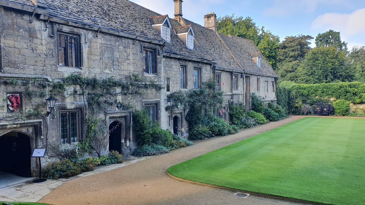 GilliesKatie's tweet photo. Gorgeous setting for #BOASTiC - the @SITU_Oxford @CSR_Bris @hsru_aberdeen training course on surgical trials. Delighted to be able to contribute some insights from our work on trial retention. https://t.co/aT2gR3Yfqb