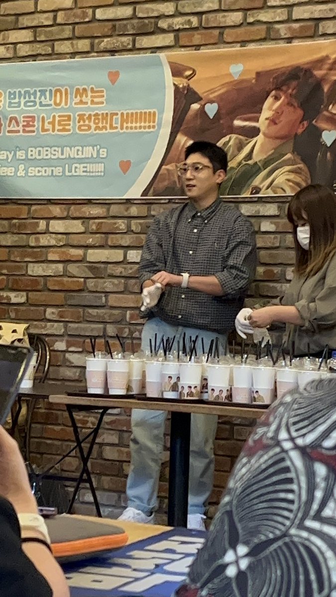 wanttxlxveyxu's tweet photo. 직접나눠줘… ㅁㅊ거아냐 https://t.co/ggHskERBZr