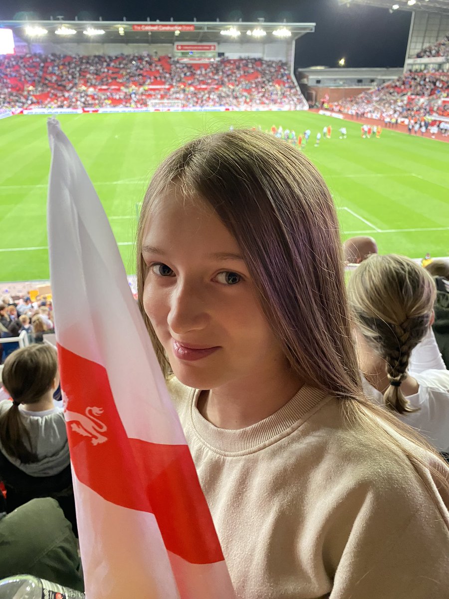 steviej300978's tweet photo. Absolutely amazing night watching our @England @Lionesses! Unbelievable game and performance! Pretty sure i missed a photo opportunity with @bokearnsxxx on the way in too?!? @leahcwilliamson @ellatoone99 @bmeado9 @StanwayGeorgia 
#Lionesses #England #WorldCupQualifiers #ENGLUX https://t.co/F1KSwatMhq