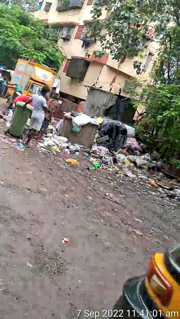 AK49Gocorona's tweet photo. @AK04945643 @mybmcWardHE @mybmc @mybmcSWM @TMS190 @AAPMumbai @mumbai_first @CharkopWarriors @IqbalSinghChah2 @alviro07 @vakolaalm @alm144 @BaitKhan1 @aapkasiraj Please clean this road, at. Ratna deep building gate, Vakola pipe line road, santacruz east, Mumbai bn 55. @mybmcWardHE @IqbalSinghChah2 @Petition_Group @MumbaiPolice https://t.co/DLtjfnCTpz