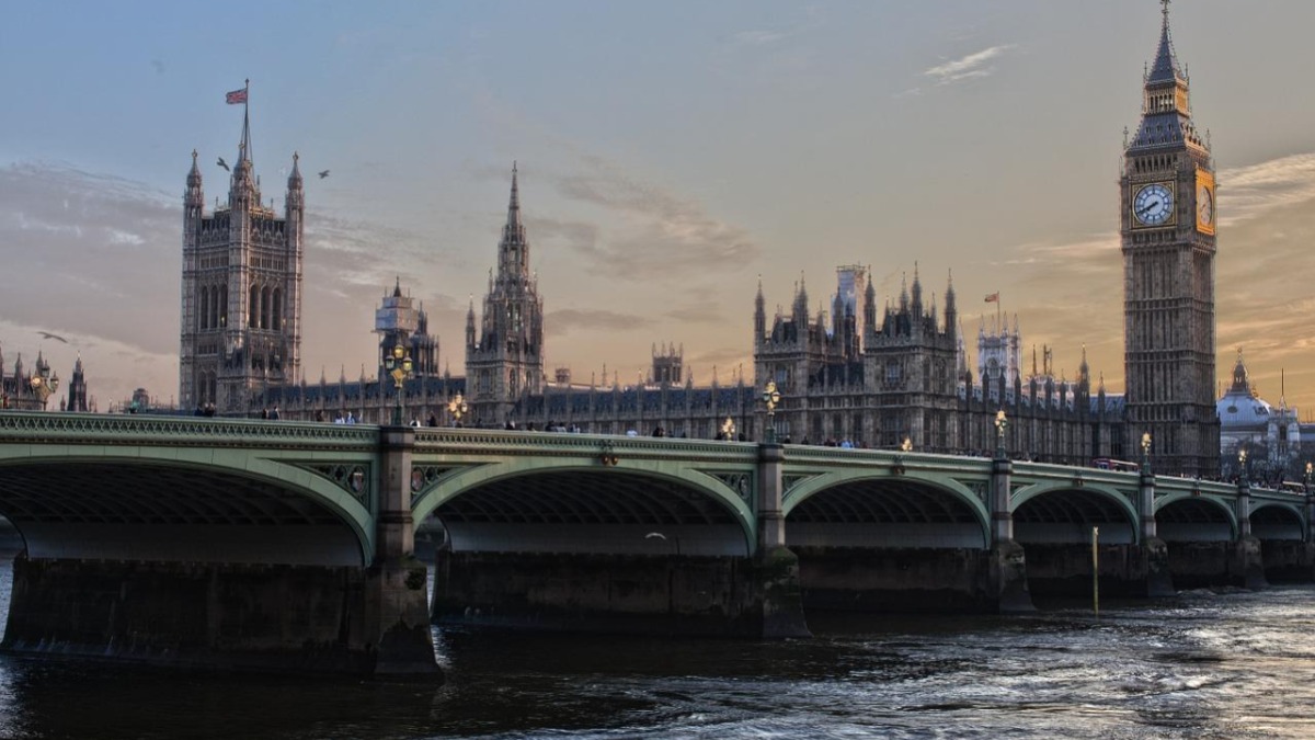 Divining the UK's national interest : MPs' #parliamentary discourse and the #Brexit withdrawal process strathprints.strath.ac.uk/82221/ #politics #parliament #representation #government #OpenAccess @StrathPolIR
