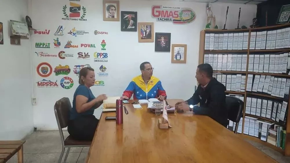 #06Sept Recibí la visita del Dr. Geovanny González Director del  Inces Táchira para articular trabajo en conjunto relacionado con la formación en nuevas tecnologías y el trabajo con @economiadigtach y la Dirección de Sistemas e Informática de la <a href="/Gob_Tachira/">Gobernación del estado Táchira</a>
<a href="/FreddyBernal/">Freddy Bernal</a>